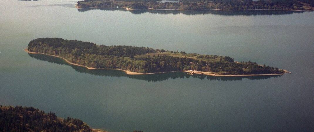 An arial view of Ketron Island